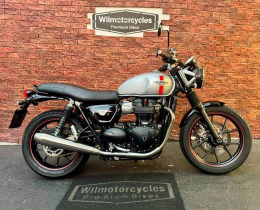 TRIUMPH STREET TWIN TRIUMPH STREET TWIN